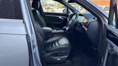 Volkswagen Touareg 3.0 V6 TDI 4Motion R-Line Tech 5dr Tip Auto Diesel Estate